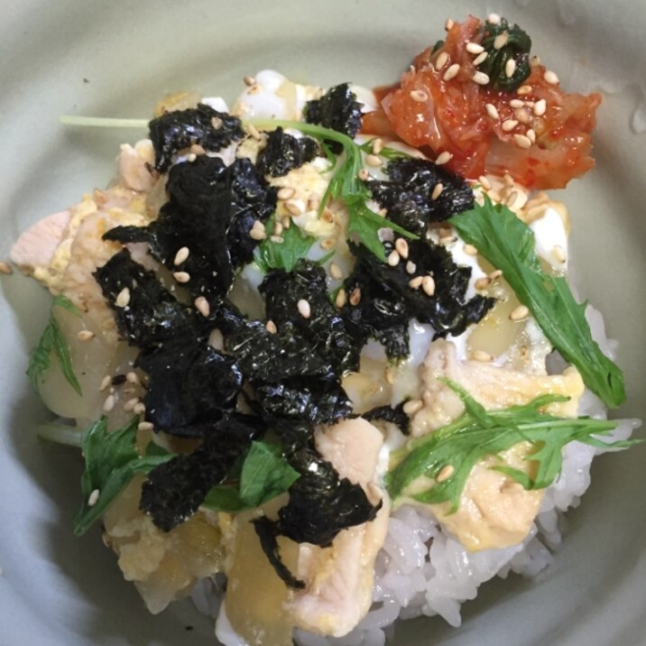 簡単美味！ちょい足しキムチ親子丼☆